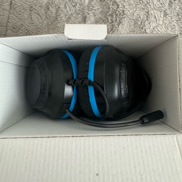 Blue Gaming Headset H-11 (NIB) - Picture 5 of 6